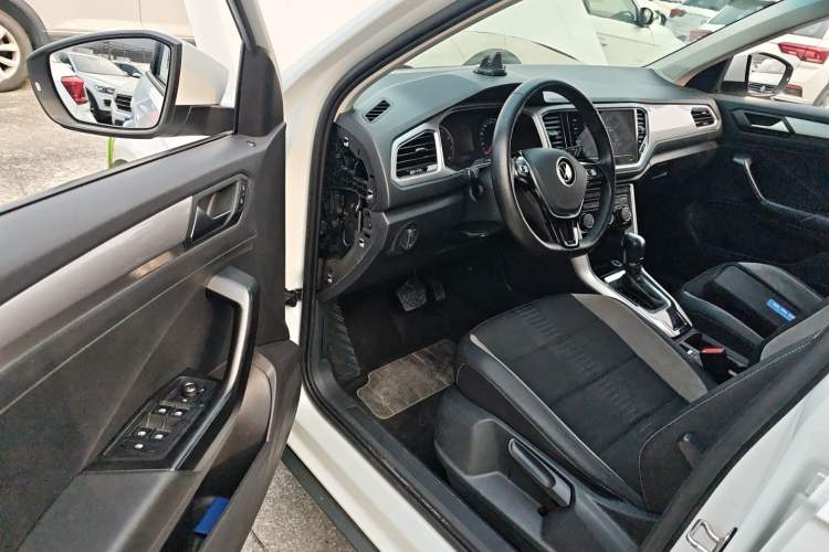 Used Volkswagen T-ROC 2021 280TSI DSG Two-Wheel Drive Elite Connect Edition