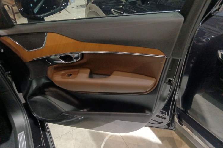 Used Volvo XC90 2022 B6 Zhiyi Luxury Edition 7-Seater
