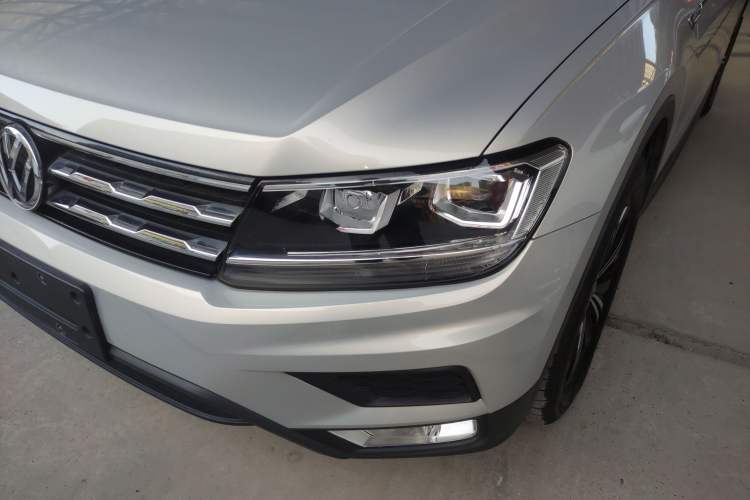 Used Volkswagen Tiguan L 2019 330TSI Automatic Two-Wheel Drive Luxury Edition China V Standard
