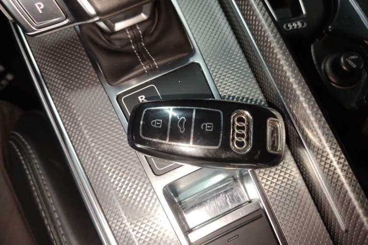 Used Audi A6L 2022 40 TFSI Luxury Dynamic Model
