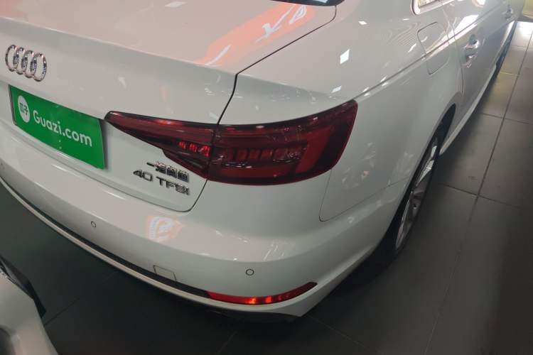 Used Audi A4L 2018 30th Anniversary Edition 40 TFSI Fashion Model
