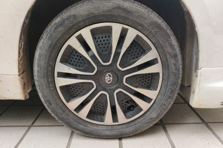 Used Toyota YARiS L 2019 1.5E CVT Dynamic Edition China VI compliant
