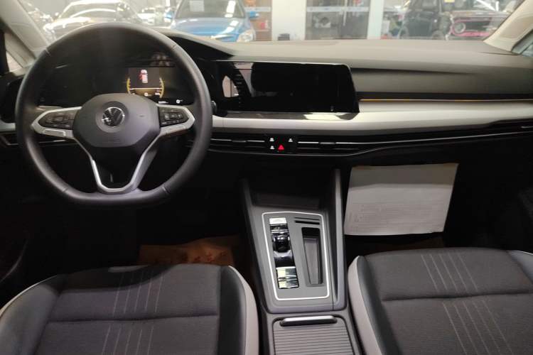 Used Volkswagen Golf 2023 Facelift 280TSI DSG Pro
