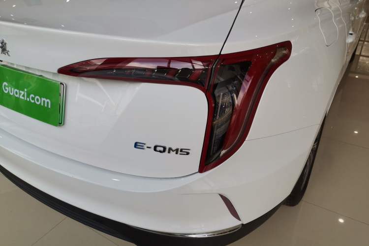 Used Hongqi E-QM5 2022 431 km Charge & Enjoy Edition
