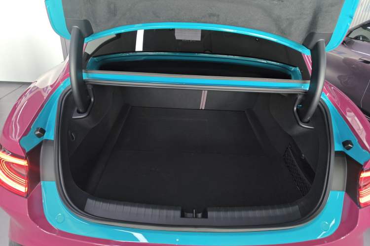 Used  SU7 2024 Rear-Drive Long-Range Intelligent Driving Version
