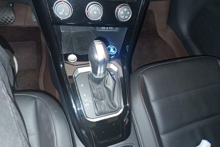 Used Volkswagen T-ROC 2022 280TSI DSG Two-Wheel Drive Elite PLUS
