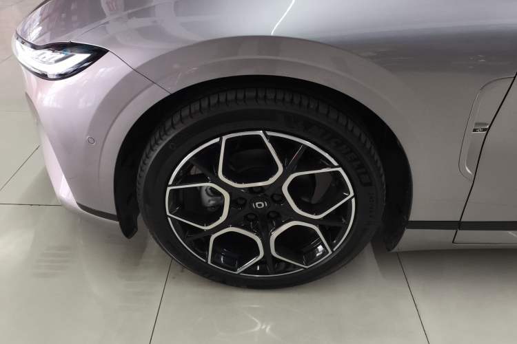 Used  A07 2025 Blue Whale Range-Extending Version 230 Flagship Model