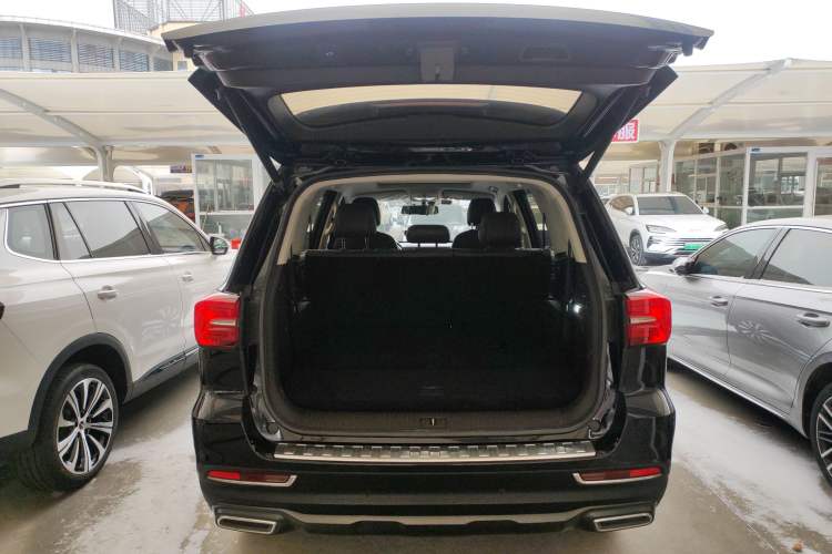 Used Roewe RX8 2019 30T Smart Connectivity Two-Wheel Drive Supreme Flagship Edition