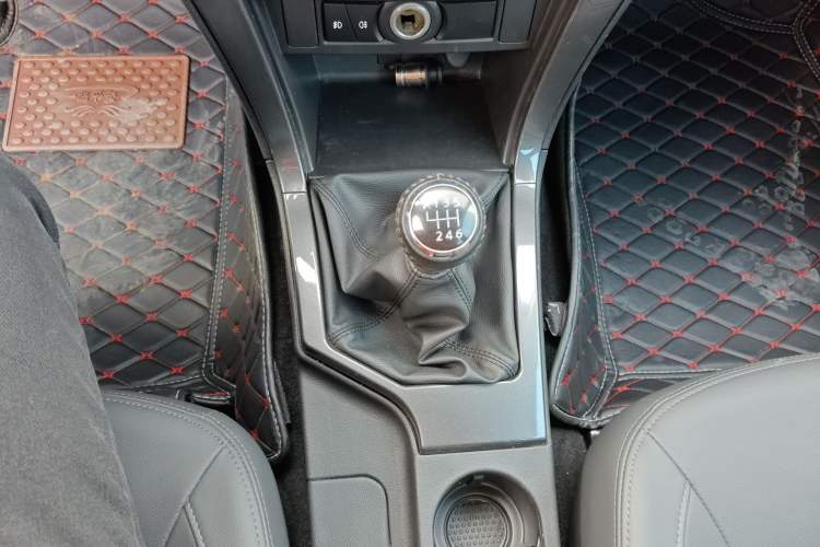 Used Great Wall Wingle 5 2021 2.0T Diesel Two-Wheel Drive Elite Version Big Double Cab China VI Standard GW4D20M
