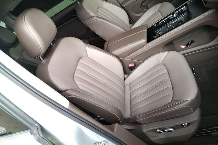 Used Volkswagen Viloran 2024 330TSI Luxury Edition