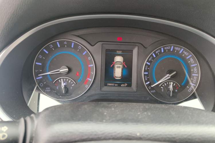 Used Haval H2 2018 Chuanxiang Edition Blue Badge 1.5T Dual-Clutch Two-Wheel Drive Fashionable Model