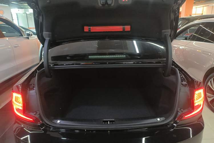 Used Volvo S90 2020 T5 Zhiyi Luxury Edition
