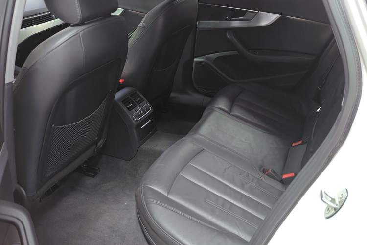 Used Audi A4L 2019 40 TFSI Fashion Edition China VI Emission Standard
