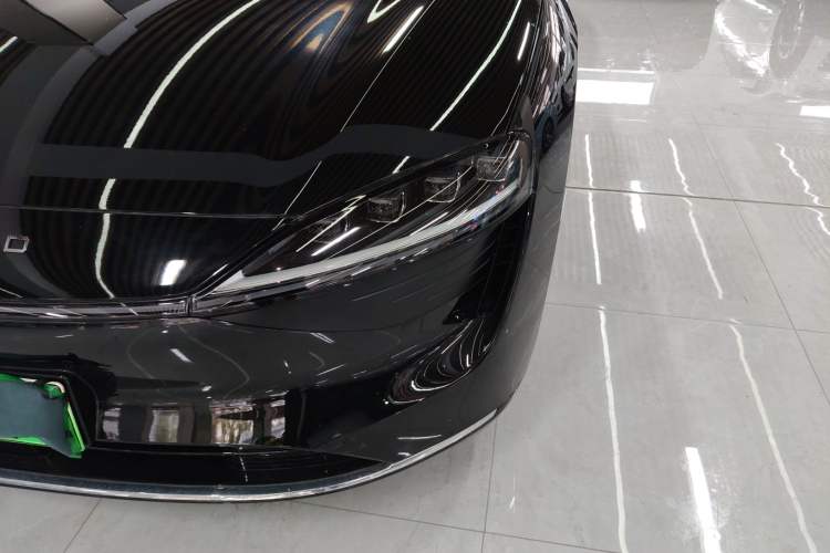 Used Hima Luxeed S7 2025 785 km Ultra