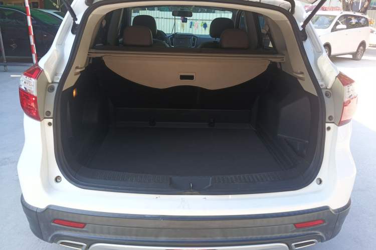 Used Venucia T70X 2015 2.0L CVT SmartFun Sport Edition
