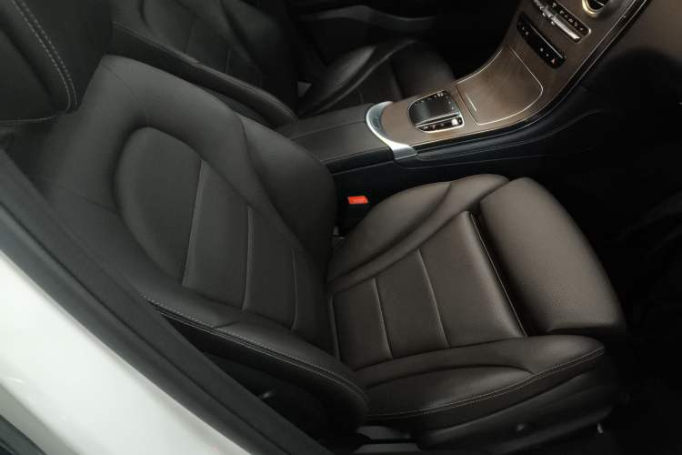 Used Mercedes-Benz GLC 2020 Facelift GLC 300 L 4MATIC Dynamic Edition
