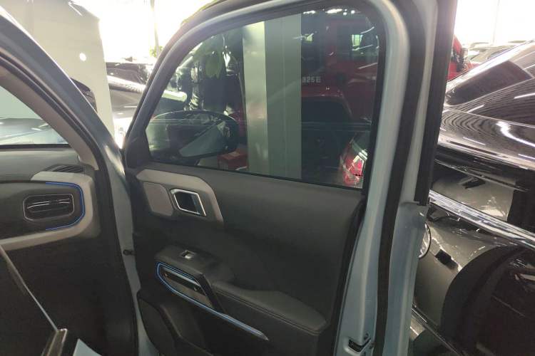 Used  Titanium 3 2025 501 km All-Wheel Drive Intelligent Driving Max Edition