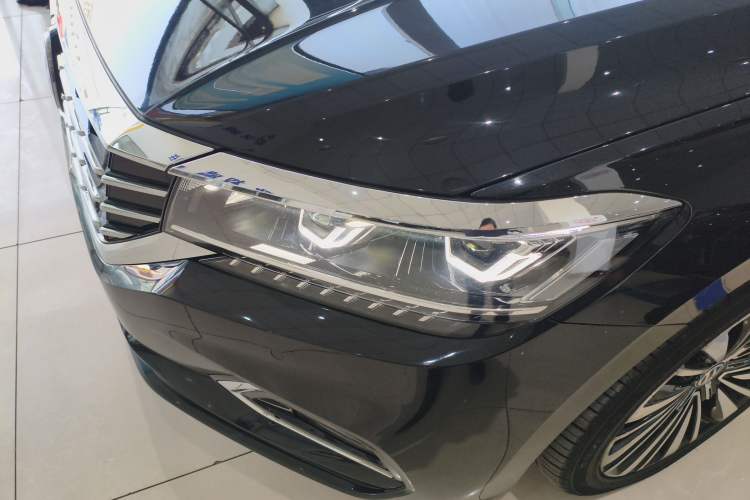 Used Volkswagen Passat 2019 330TSI Luxury Edition China VI Standard