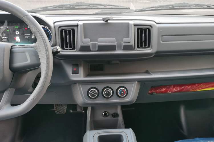 Used Karry Jiangtun E7 2025 Economy Version