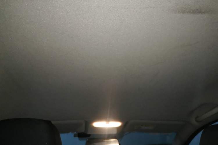 Used Venucia R50 2013 1.6L Automatic Fashion Edition