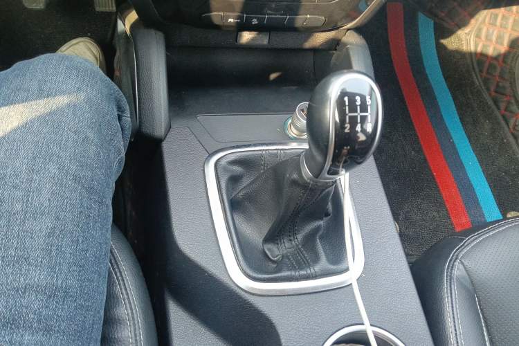 Used Geely Auto Vision X6 2016 1.8L Manual Luxury Model