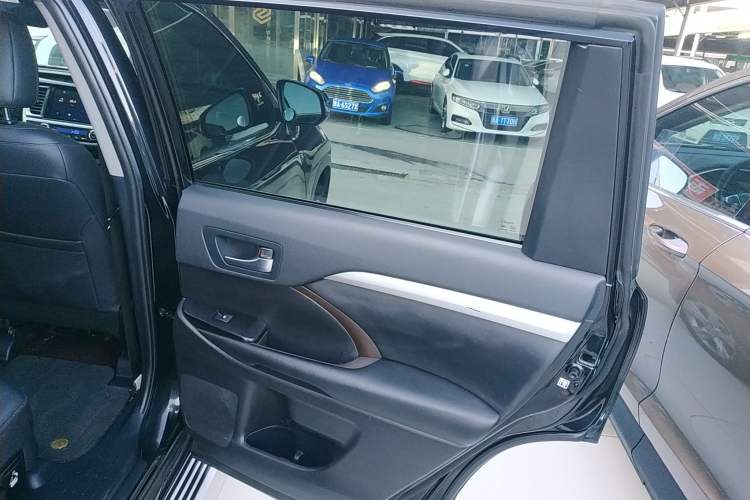 Used Toyota Highlander 2021 2.0T Four-Wheel Drive Prestige Version 7 Seats