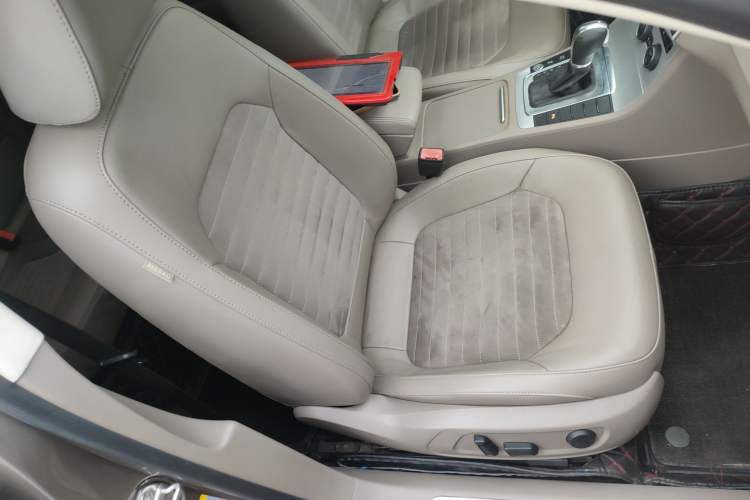 Used Volkswagen Magotan 2015 Facelift 1.8TSI Luxury Model