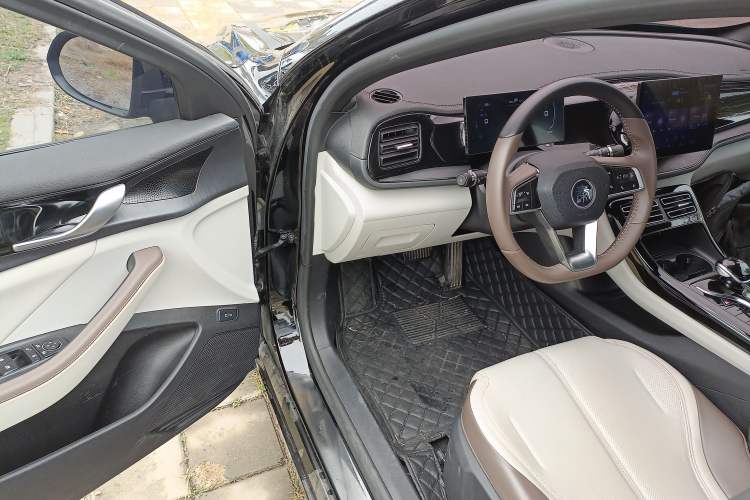 Used BYD Qin PLUS 2023 Champion Edition DM-i 55KM Leading Model
