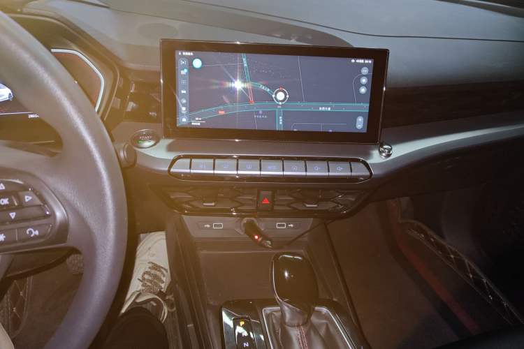 Used MG 5 2021 180 DVVT CVT Youth Luxury Edition
