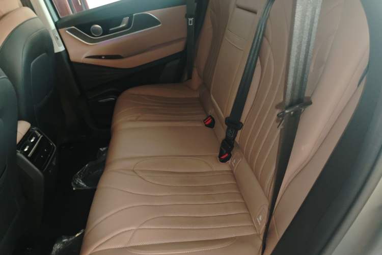 Used Chery Tiggo 8 L 2024 2.0T Two-Wheel Drive Prestige Version 5 Seats
