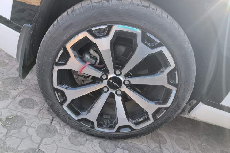 Used AION V 2024 Aion Tyrannosaurus 520 Smart Luxury Edition