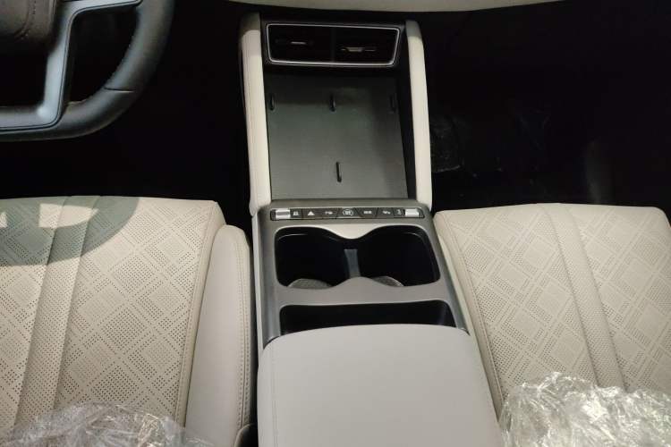 Used BYD Yuan UP 2025 Intelligent Driving Version 401 KM Dynamic Edition
