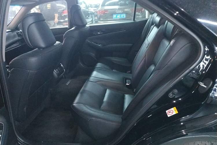 Used Toyota Crown 2018 2.0T Fashion Edition
