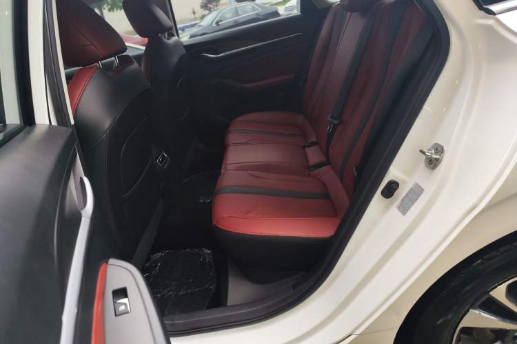 Used Changan Eado 2021 PLUS Blue Whale NE 1.4T GDI DCT Prestige Model
