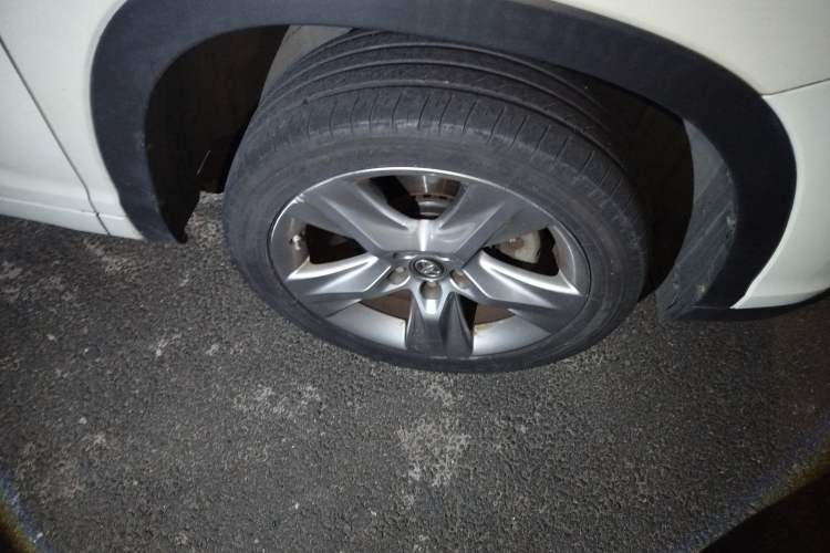 Used Toyota Highlander 2015 2.0T Two-Wheel Drive Luxury Navigation Version 7 Seats