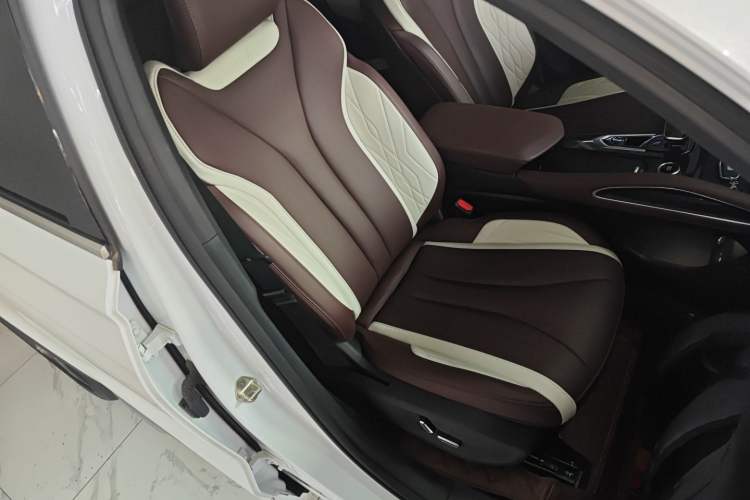 Used Geely Auto Monjaro L 2024 2.0TD High-Power Automatic Two-Wheel Drive Yunqi Version