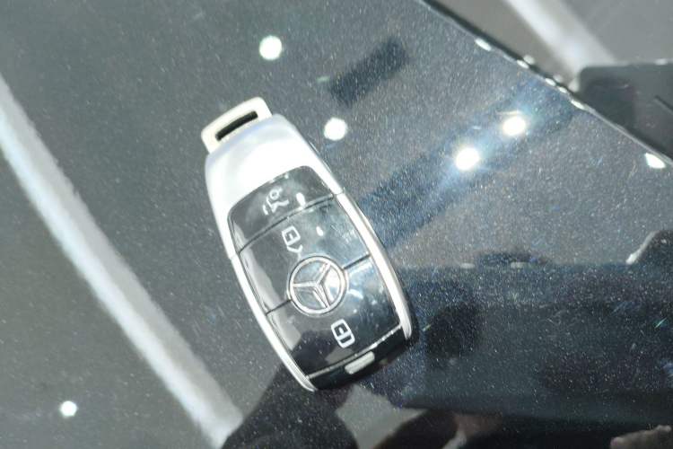 Used Mercedes-Benz E-Class 2023 Updated E 300 L Fashion Edition
