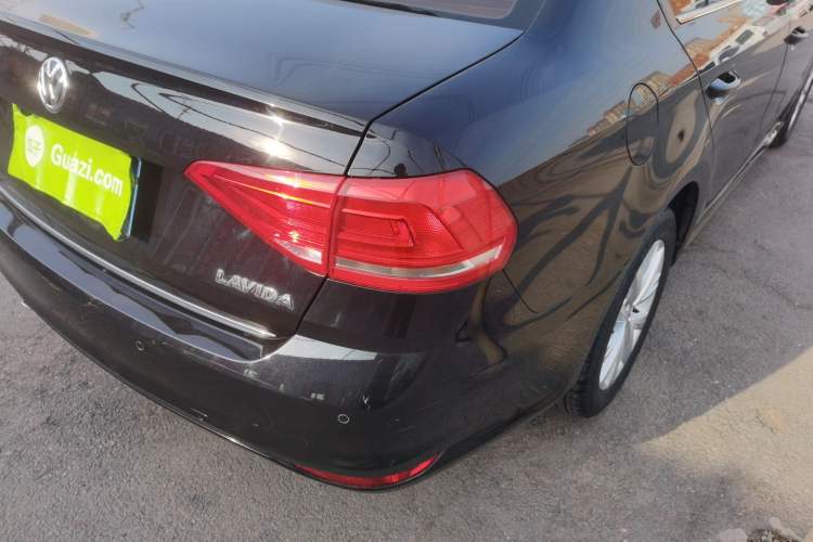 Used Volkswagen Lavida 2015 1.6L Manual Comfort Edition