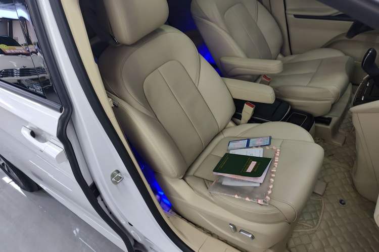 Used Buick GL8 2023 ES Lu Zun Deluxe Model
