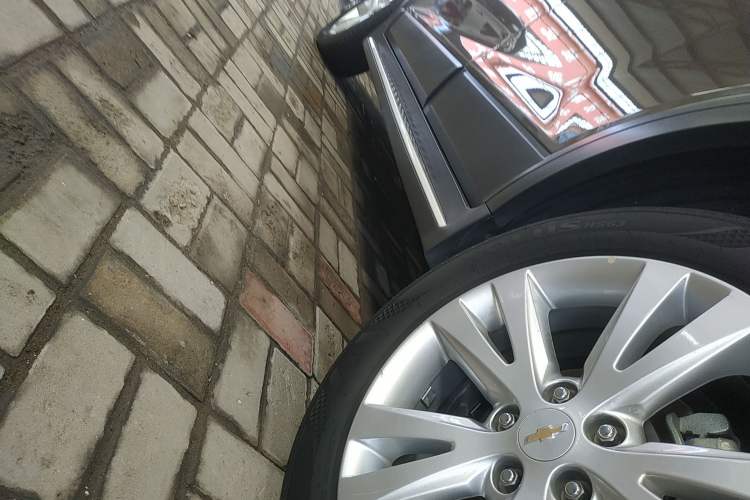 Used Chevrolet Captiva 2015 2.4L 4x4 Flagship Edition 7-Seater
