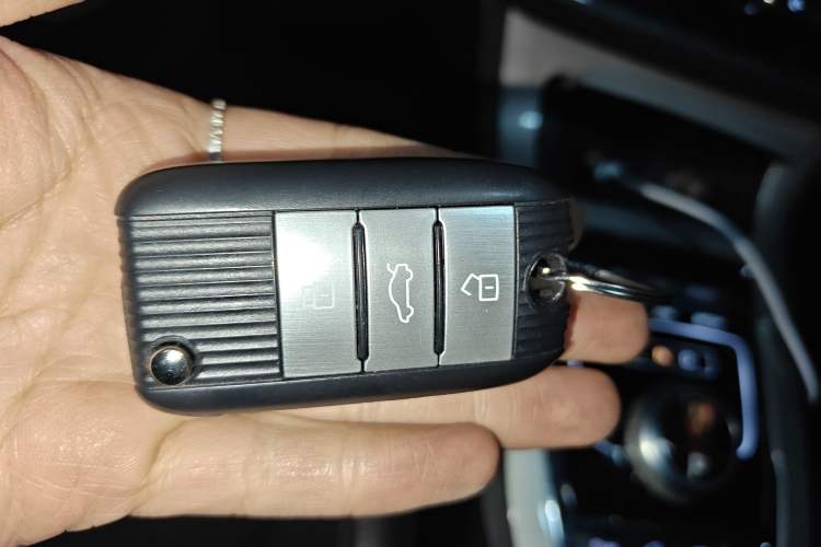 Used Roewe RX5 New Energy 2017 ERX5 EV400 Electric Internet Supreme Edition