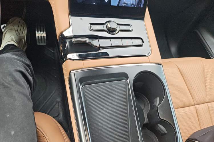 Used Nio ES8 2020 580 km Range Signature Edition Six-Seater Version
