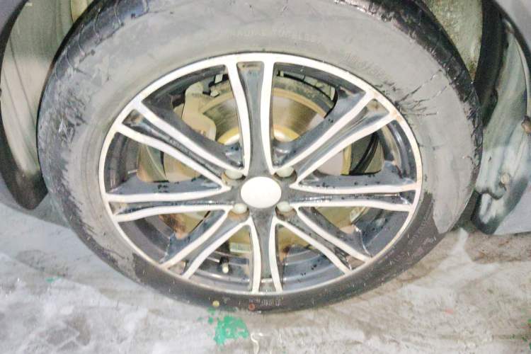 Used Geely Auto Diamond 2014 CROSS 1.5L Manual Entry-Level Model