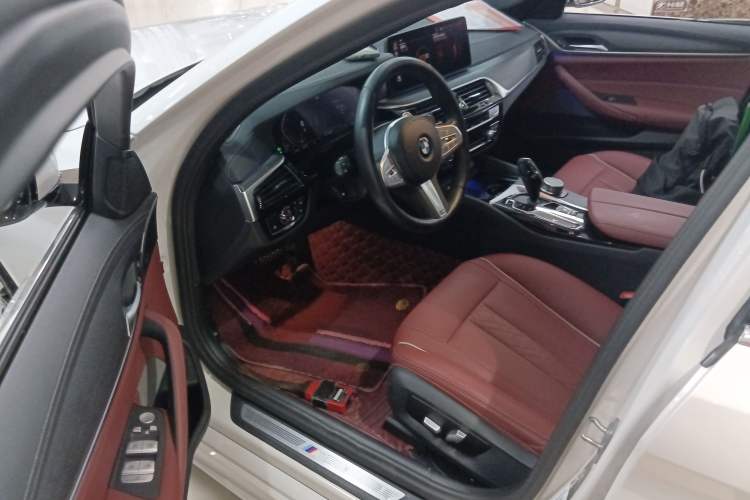 Used BMW 5 Series 2022 Second Facelift 530Li Leading Edition M Sport Package
