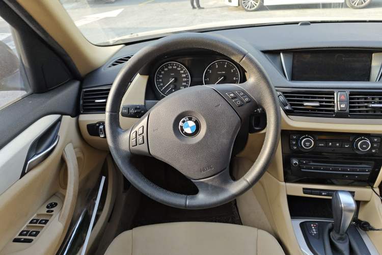 Used BMW X1 2013 sDrive18i Leading Model