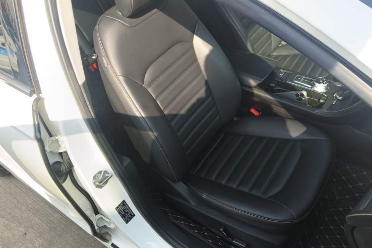 Used Ford Mondeo 2018 EcoBoost 180 Smart Control Fashion Model China V Standard