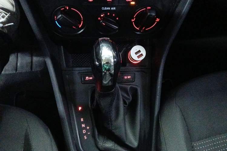 Used Volkswagen Lavida 2017 1.6L Automatic Fashion Edition
