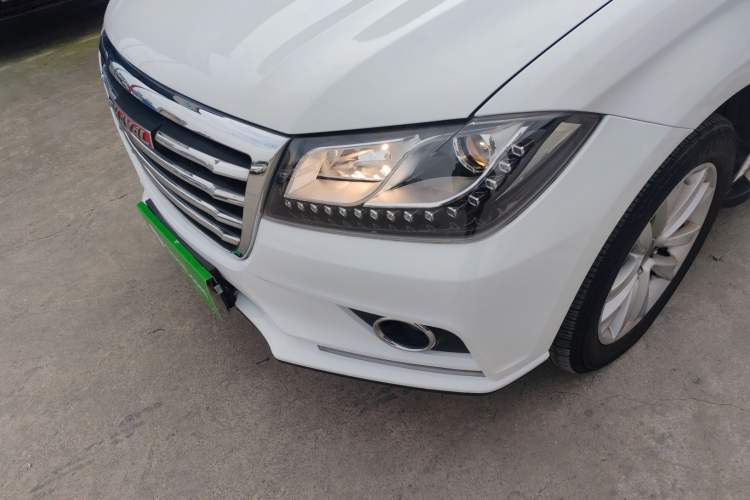 Used Haval H2 2016 Red-Label 1.5T Manual Two-Wheel Drive Luxury Model
