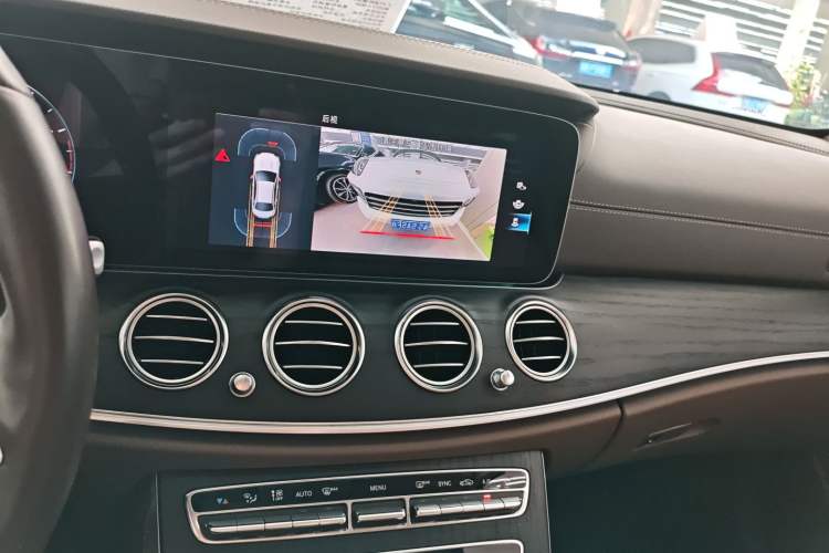 Used Mercedes-Benz E-Class 2023 E 260 L
