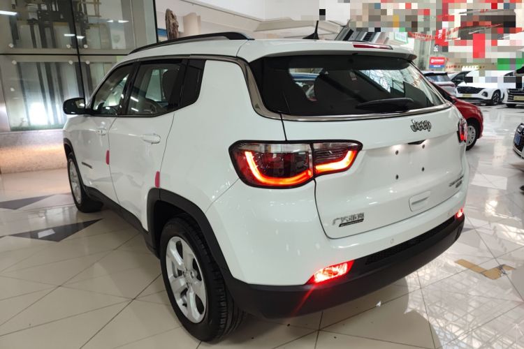 Used  Compass 2017 200T Automatic Family Edition
